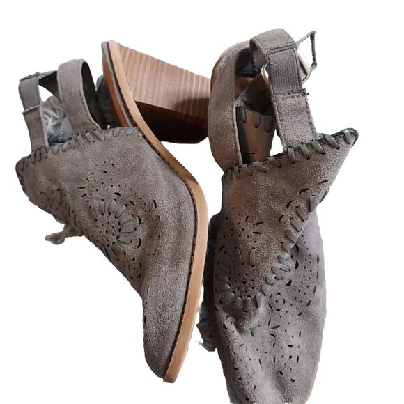 Women's Sugar REALNESS Gray Cut-Out Ankle Shoes Size Women's Size 9.5 Closed Toe - Picture 1 of 10